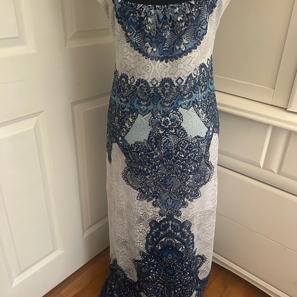 VENUS Blue and White Sleeveless Maxi Sundress - Picture 5 of 5